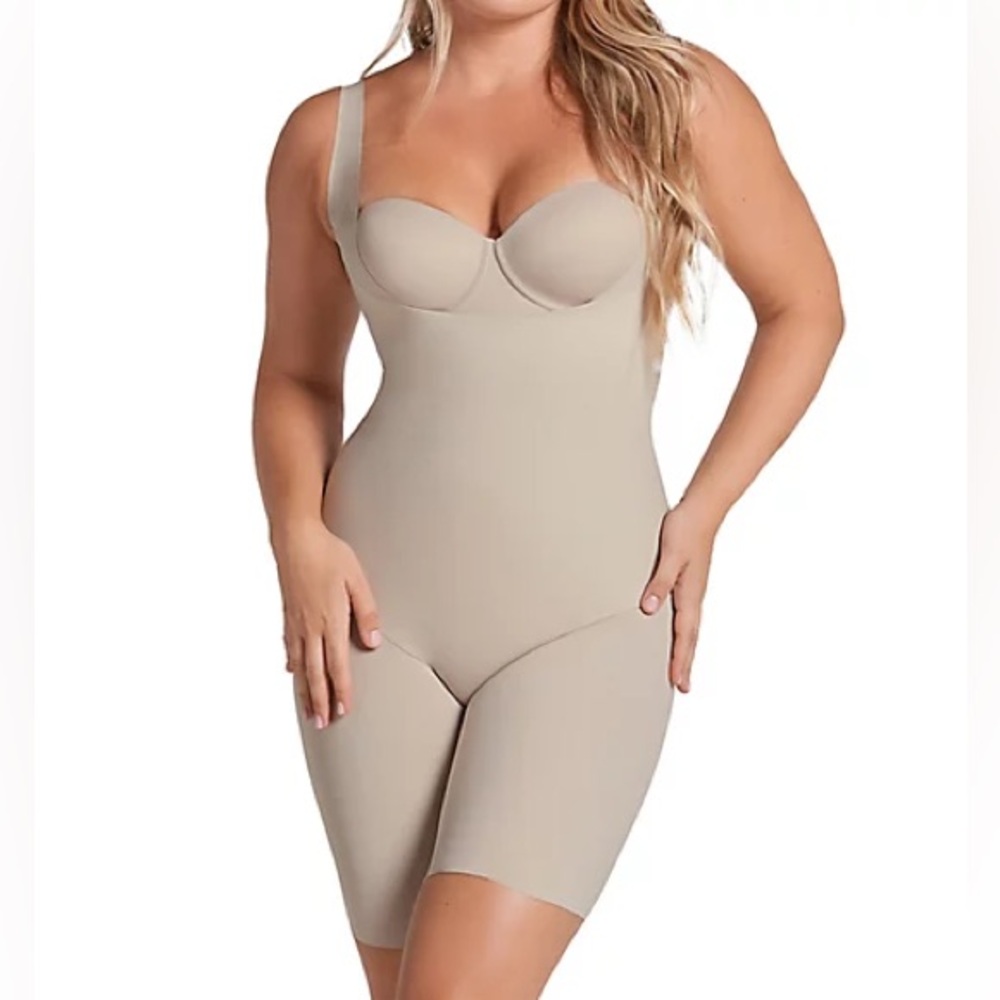 Leonisa Undetectable Edge Mid-Thigh Bodysuit Shaper‎ Sz Large